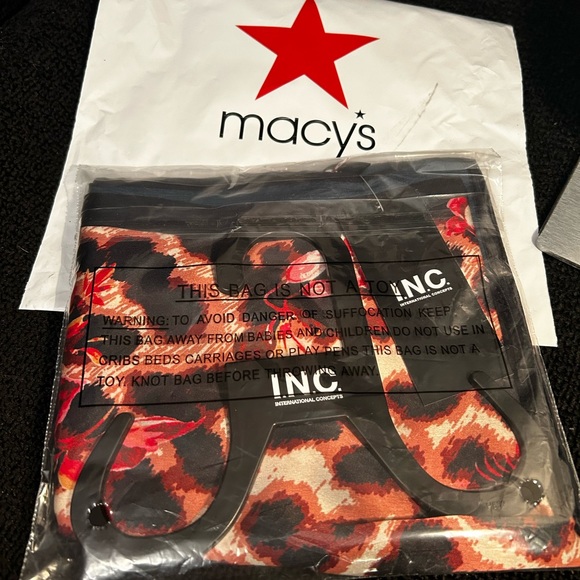 NEW! I.N.C. International Concepts Women's Printed Leopard Floral Square Scarf - Picture 9 of 9